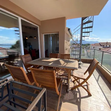 Apartament Stars - Luxury For 6 With Jacuzzi And Peaceful For 4 Near The Sea *