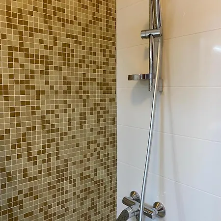 Stars - Luxury For 6 With Jacuzzi And Peaceful For 4 Near The Sea Apartament *