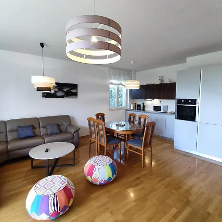 Stars - Luxury For 6 With Jacuzzi And Peaceful For 4 Near The Sea 아파트 *